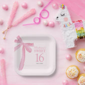 Custom Sweet 16th Birthday Coquette Pink Bow  ペーパープレート (パーティー)