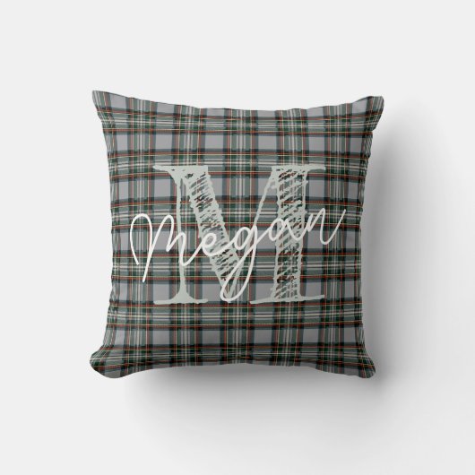 Custom Winter Tartan Pillow with Monogram クッション (正面)