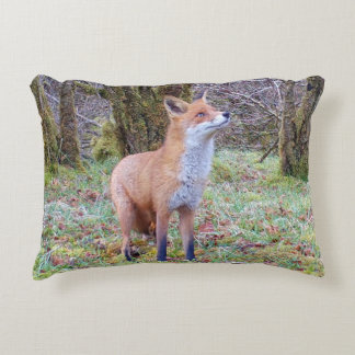 Customisable Red Fox Looking Up Cushion アクセントクッション
