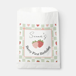 Customisable Strawberry Gingham First Birthday フェイバーバッグ