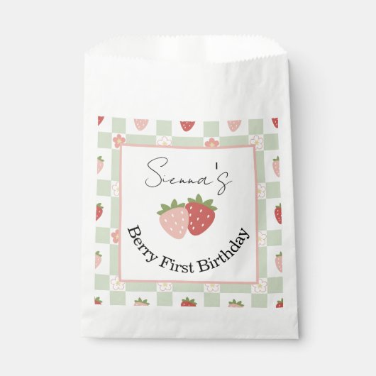 Customisable Strawberry Gingham First Birthday フェイバーバッグ (正面)