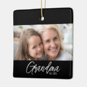Customizable Grandma Est Year Photo Christmas セラミックオーナメント (左)
