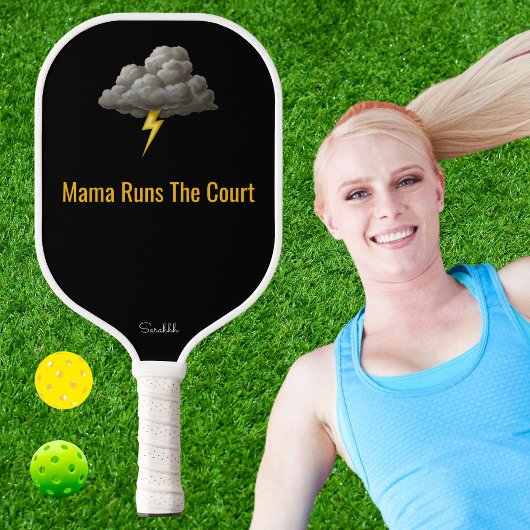 Customized Mama Runs The Court Pickleball Mom Gift ピックルボールラケット