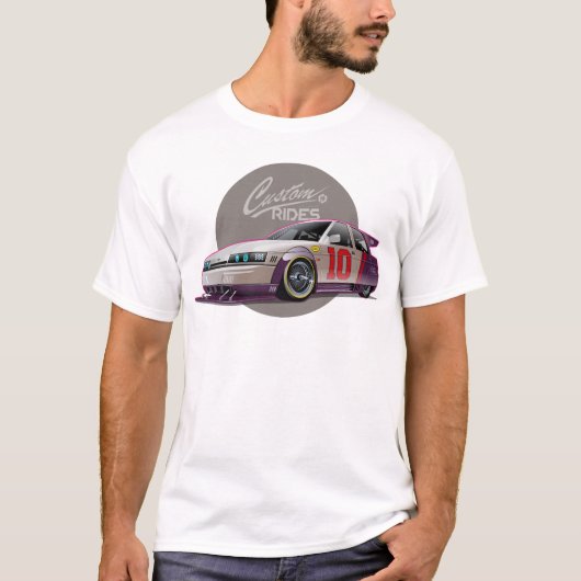 Custonフィクションのレースカーの概念 Tシャツ (正面)