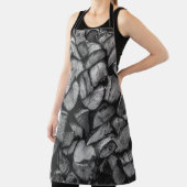 Cut Tree Logs Stacked Together Black & White Photo エプロン (インサイチュ)