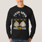 Cute 20th Wedding Anniversary Gnomes For Penguin M Tシャツ (正面)