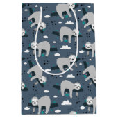 cute adorable gray sloth pattern blue background ミディアムペーパーバッグ (正面)
