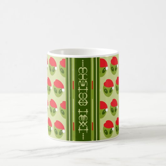 Cute Alien in Santa Hat Motif Your Text in Glyphs コーヒーマグカップ (中央)