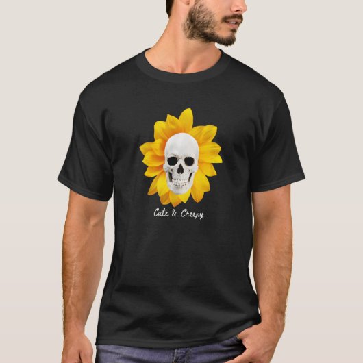 Cute and Creepy Skull Skeleton Sunflower Witchy Go Tシャツ (正面)