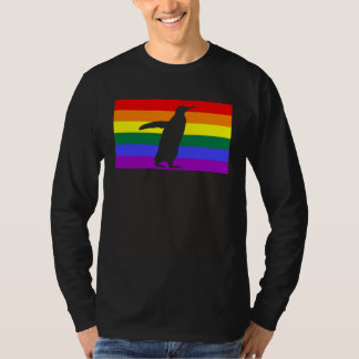 Cute Arctic Penguin Love LGBTQ Gay Pride Flag Quee Tシャツ