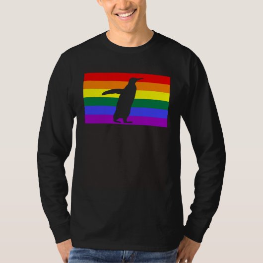 Cute Arctic Penguin Love LGBTQ Gay Pride Flag Quee Tシャツ (正面)