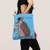 Cute armadillo with graduation cap cartoon  トートバッグ (クローズアップ)