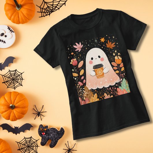Cute Autumn Ghost with Pumpkin Coffee – Cozy Fall  Tシャツ