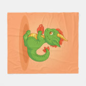 Cute Baby Dragon Holding Cup on Orange フリースブランケット (正面(横))