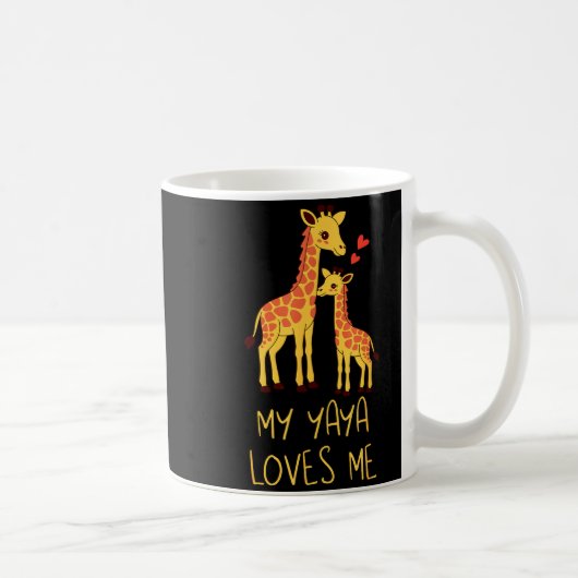 Cute Baby Giraffe And Grandma My Yaya Loves Me  コーヒーマグカップ (右)