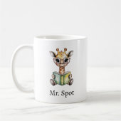 Cute Baby Giraffe Reading a Book Custom コーヒーマグカップ (左)