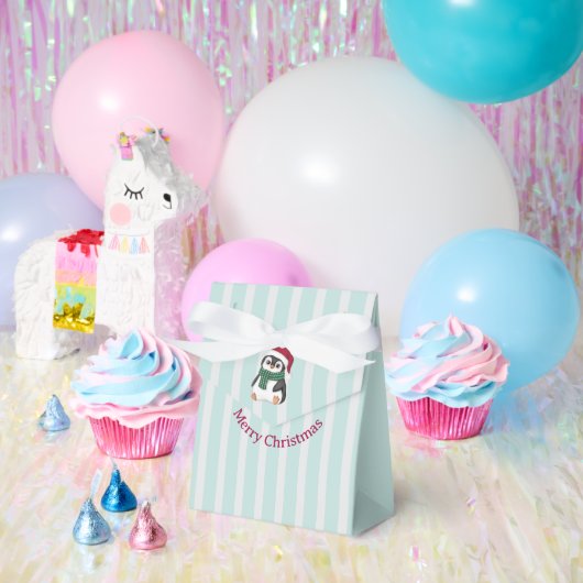 Cute Baby Penguin Wearing Santa Hat Christmas フェイバーボックス (パーティー)