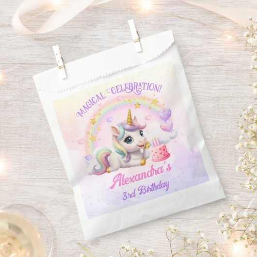 Cute Baby Unicorn Rainbow Magical Birthday フェイバーバッグ (クリップ留めされた状態)