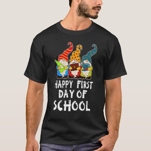 Cute Back to School Teacher Gnome Happy First Day  Tシャツ (正面)