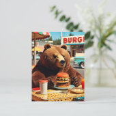 Cute Bear at the Diner With a Cheeseburger Feast ポストカード (スタンド正面)