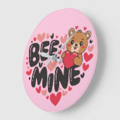 Cute Bee Mine Teddy Bear Valentine's Day ラージ壁時計 (傾斜)