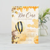 Cute Bee One First Honey Bear Yellow 1st Birthday  招待状 (スタンド正面)