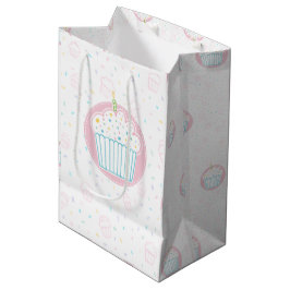 Cute Birthday Cupcake with Candle ミディアムペーパーバッグ