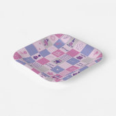 Cute Birthday Squares – Pink modern Pattern ペーパープレート (傾斜あり)