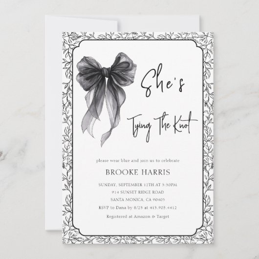 Cute Black Bow She's Tying The Knot Bridal Shower 招待状 (正面)