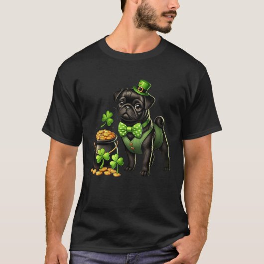 Cute Black Pug Leprechaun St Patricks Day Shamrock Tシャツ (正面)