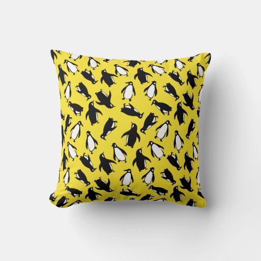 Cute black white penguin pattern yellow background クッション (正面)