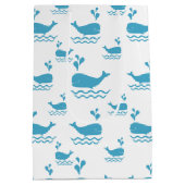 Cute Blue Whale Seamless Ocean Pattern (1) ミディアムペーパーバッグ (裏面)