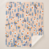 Cute botanical seamless pattern. Small daisies sca シェルパブランケット (正面)