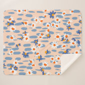 Cute botanical seamless pattern. Small daisies sca シェルパブランケット (正面(横))