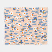 Cute botanical seamless pattern. Small daisies sca フリースブランケット (正面(横))