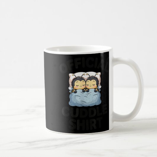 Cute Bumble Bee Couple Cuddle  コーヒーマグカップ (右)