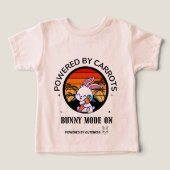 Cute Bunny Hugging Carrot Retro Sunset T-Shirt  (デザイン正面)