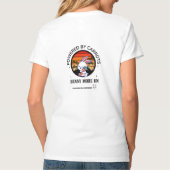 Cute Bunny Hugging Carrot Retro Sunset T-Shirt  Tシャツ (裏面)