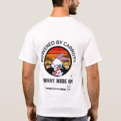 Cute Bunny Hugging Carrot Retro Sunset T-Shirt  Tシャツ (裏面)