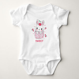 Cute Bunny in Pink Cherry Pocket - Sweet Kawaii Il ベビーボディスーツ
