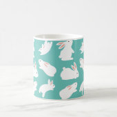 Cute Bunny Rabbit Pattern on Teal コーヒーマグカップ (中央)
