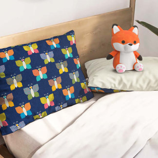 Cute Butterfly Pattern on Blue 枕カバー