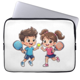 Cute Cartoon Boy and Girl Playing Padel Tennis – F ラップトップスリーブ