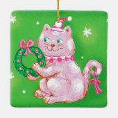 Cute Cartoon Christmas Cat Holding Wreath セラミックオーナメント (裏面)