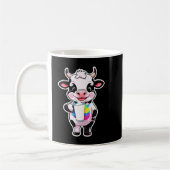 Cute Cartoon Cow Drinking Milk From Glass コーヒーマグカップ (左)