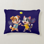 Cute Cartoon Dog and Cat Playing Padel Tennis – Fu アクセントクッション (裏面)