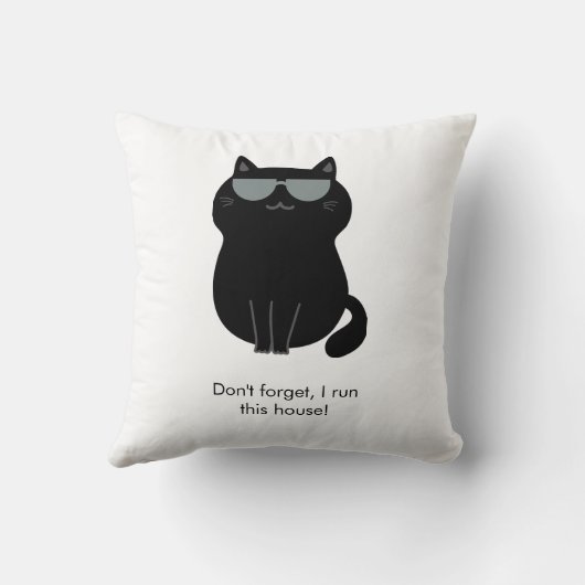 Cute Cat - I run this house now!  クッション (裏面)