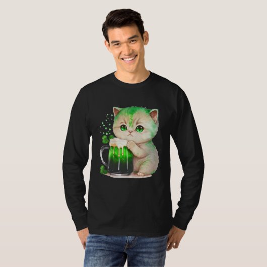 Cute Cat Loves Beer St Patrick s Day Cat Tシャツ (正面フル)