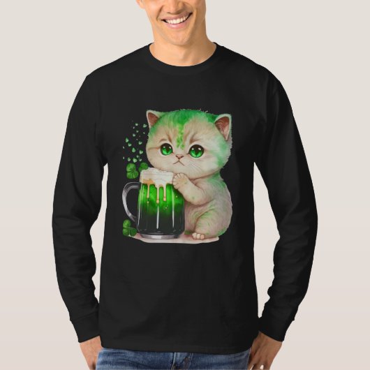 Cute Cat Loves Beer St Patrick s Day Cat Tシャツ (正面)