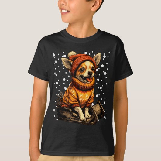 Cute Christmas Chihuahua Sledding In Snow Funny Wi Tシャツ (正面)